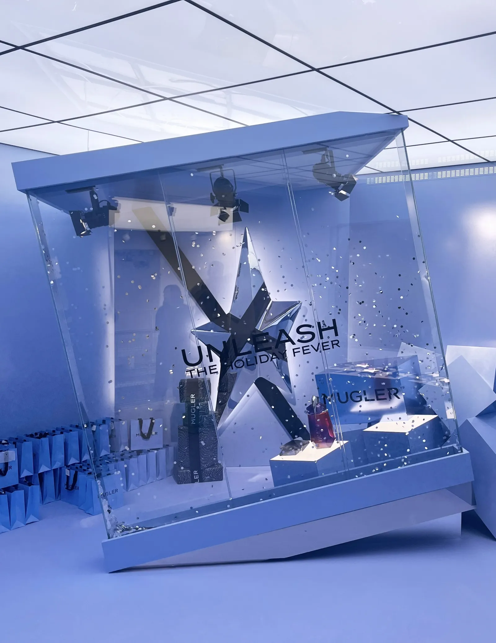 Dispositif Mugler — Holiday Fever installé